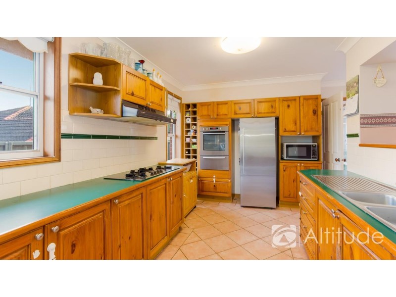 4 Whitehead Court, Lakelands NSW 2282