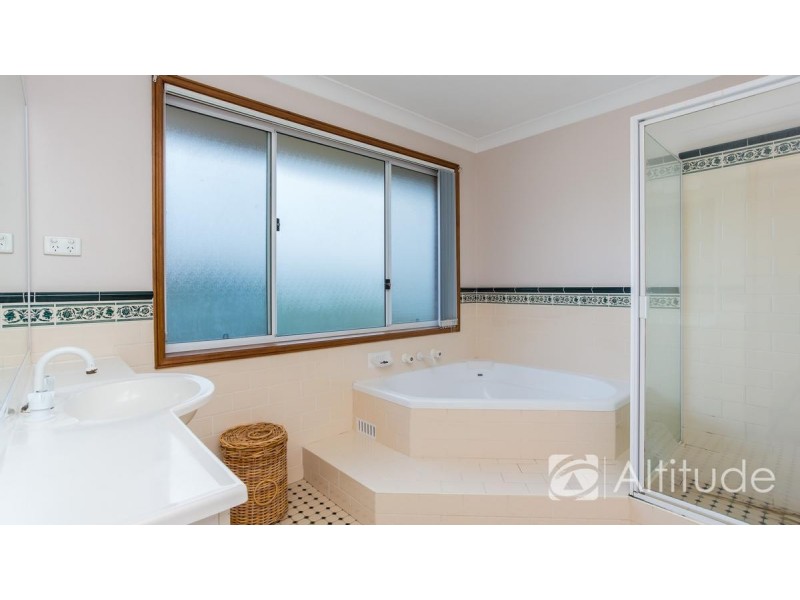 4 Whitehead Court, Lakelands NSW 2282