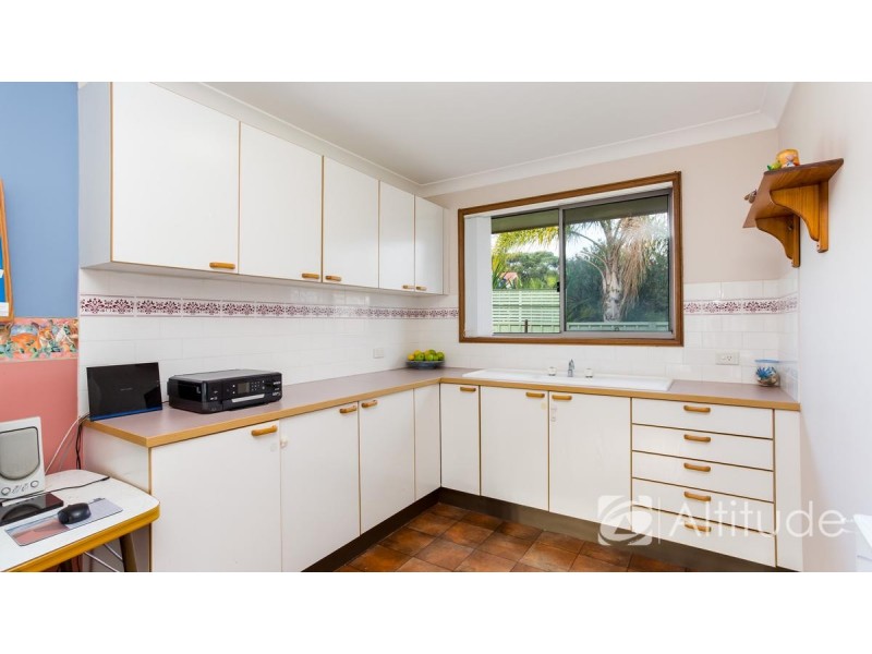 4 Whitehead Court, Lakelands NSW 2282