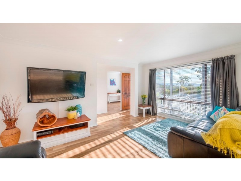 33 Newbold Road, Macquarie Hills NSW 2285