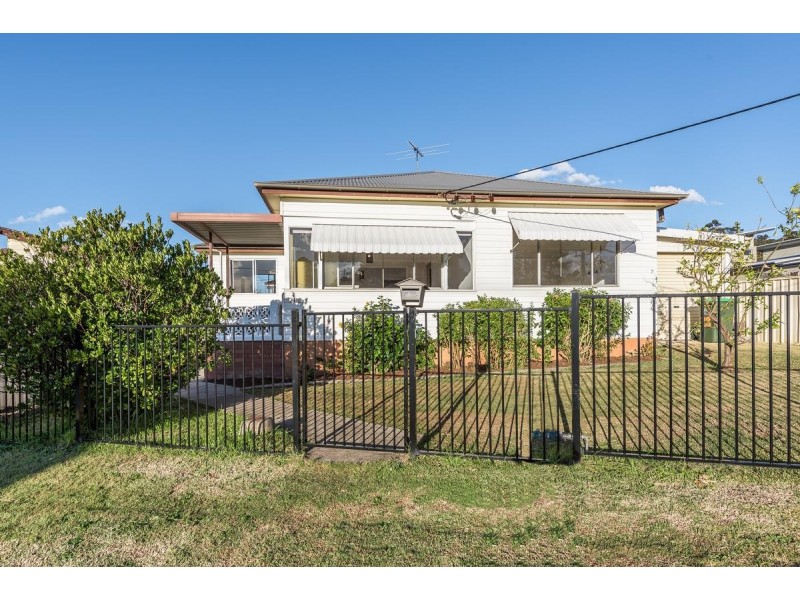 28 Yorston Street, Warners Bay NSW 2282