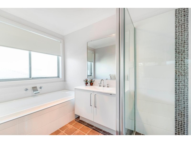 41 Waterside Drive, Fletcher NSW 2287