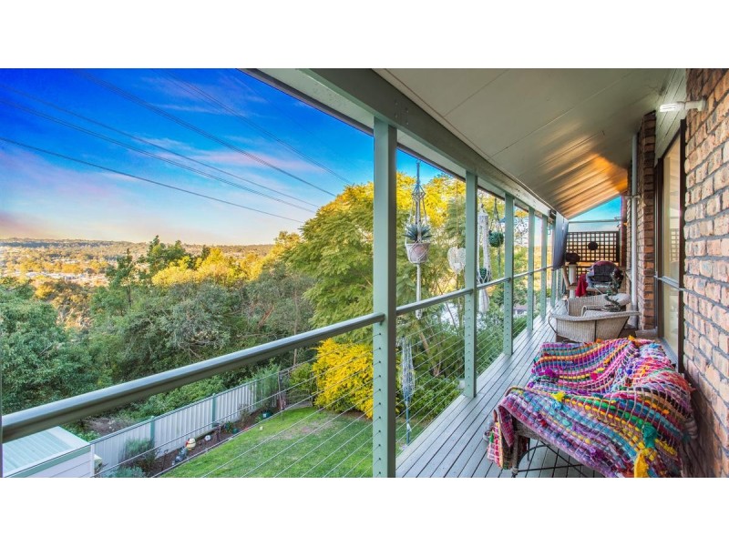 8 Exford Avenue, Macquarie Hills NSW 2285