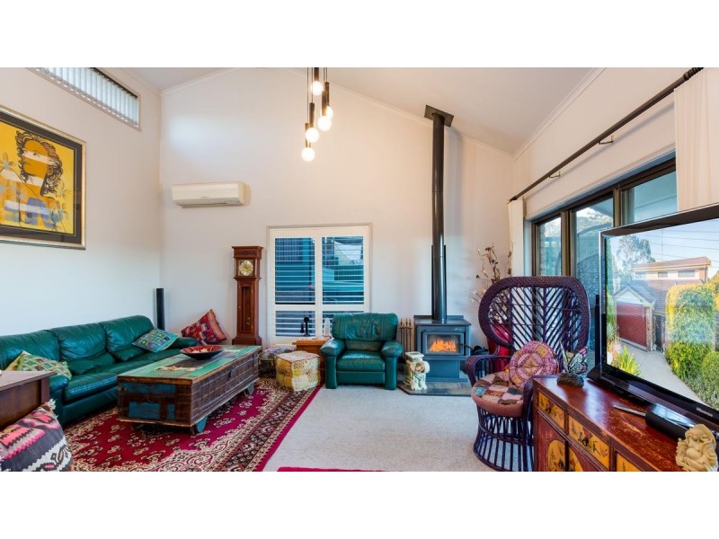 8 Exford Avenue, Macquarie Hills NSW 2285