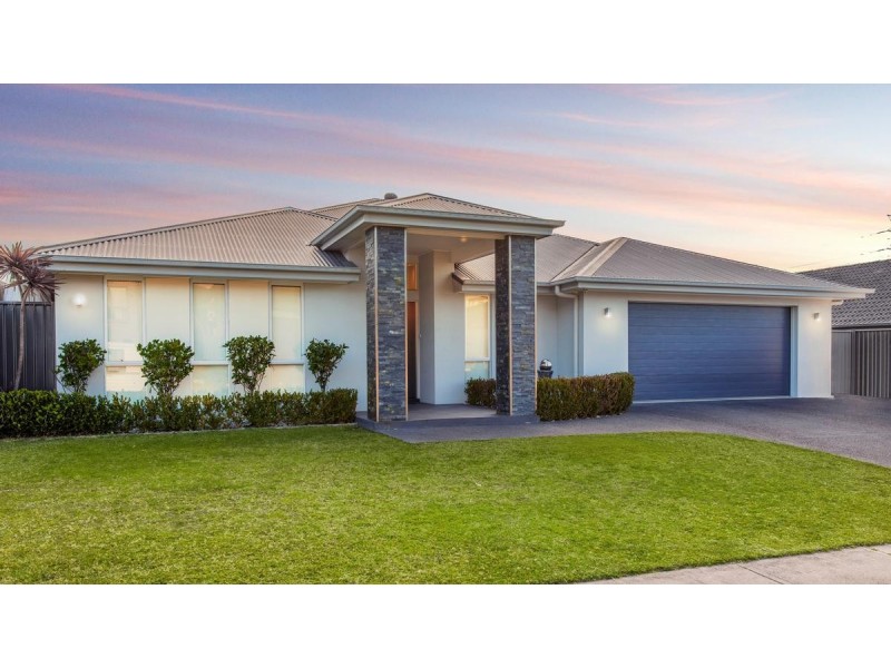 92 Dalmeny Drive, Macquarie Hills NSW 2285