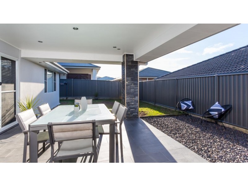 92 Dalmeny Drive, Macquarie Hills NSW 2285