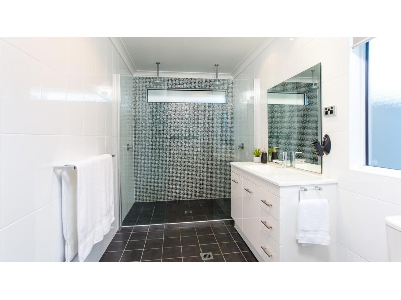 92 Dalmeny Drive, Macquarie Hills NSW 2285