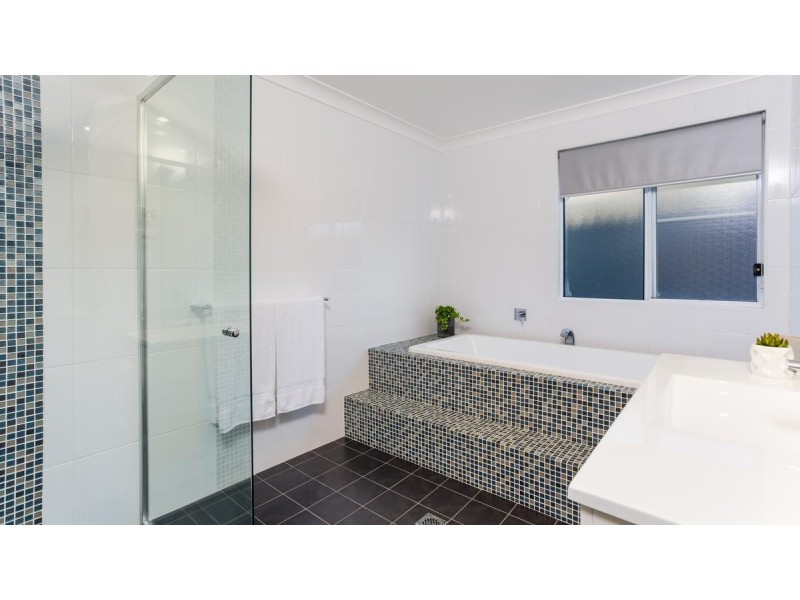 92 Dalmeny Drive, Macquarie Hills NSW 2285