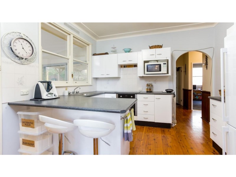 115 E K Avenue, Charlestown NSW 2290