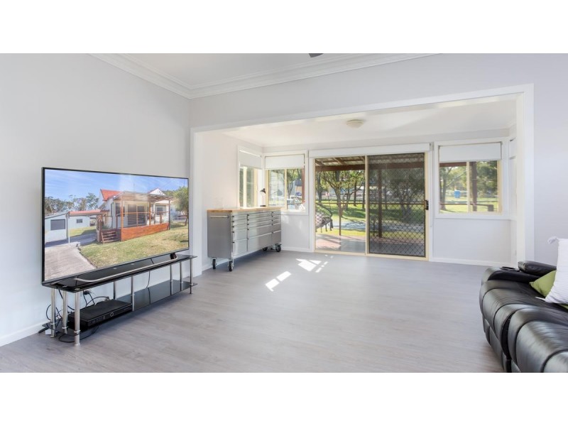 8 Cowmeadow Road, Mount Hutton NSW 2290