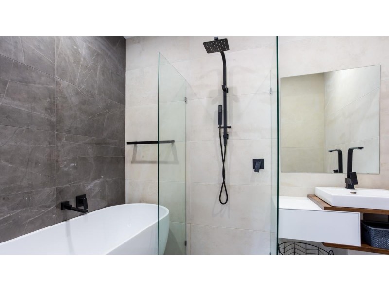 8 Cowmeadow Road, Mount Hutton NSW 2290