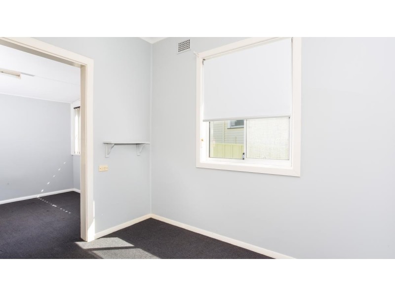 8 Cowmeadow Road, Mount Hutton NSW 2290