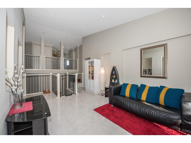 10 Maximillian Drive, Floraville NSW 2280