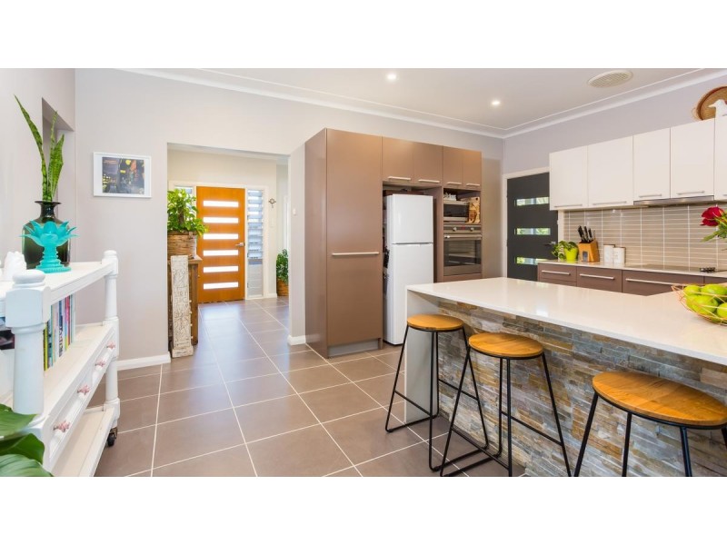 1 Braye Street, Speers Point NSW 2284