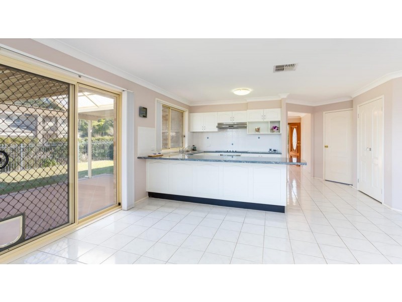 18 The Hill, Valentine NSW 2280