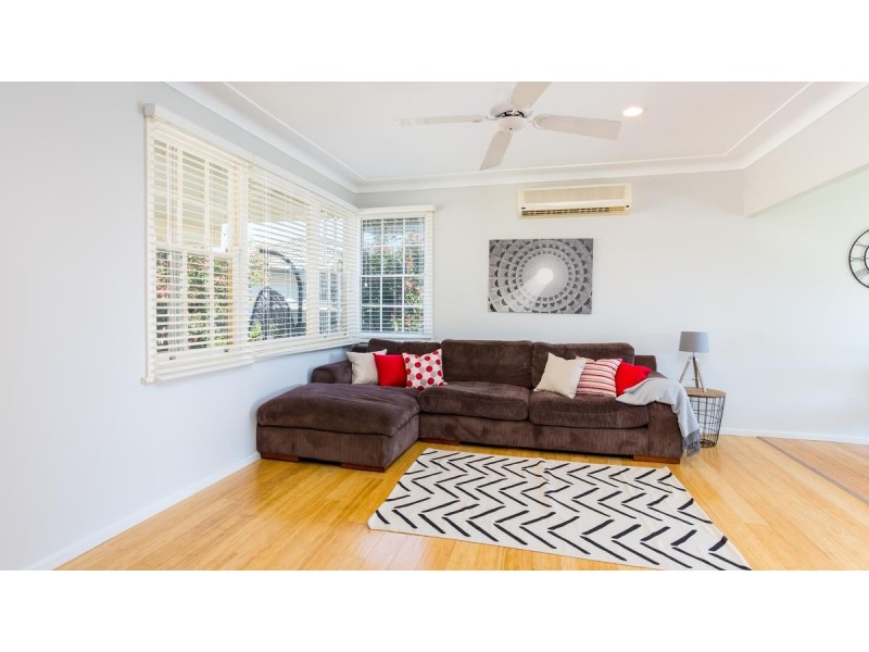 16 Cressington Way, Wallsend NSW 2287