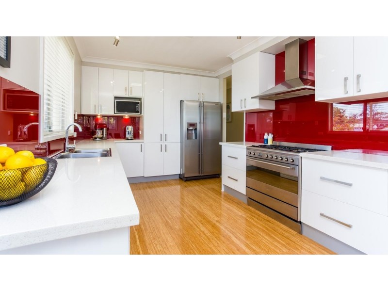 16 Cressington Way, Wallsend NSW 2287