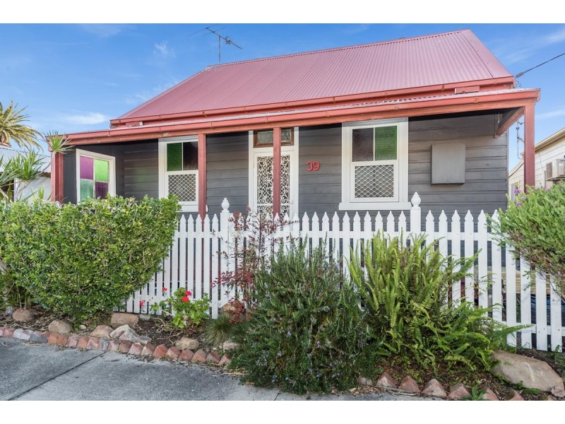 39 Bourke Street, Carrington NSW 2294