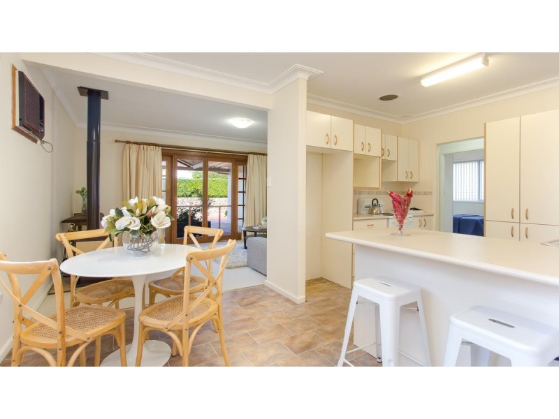 18 Lawson Road, Macquarie Hills NSW 2285