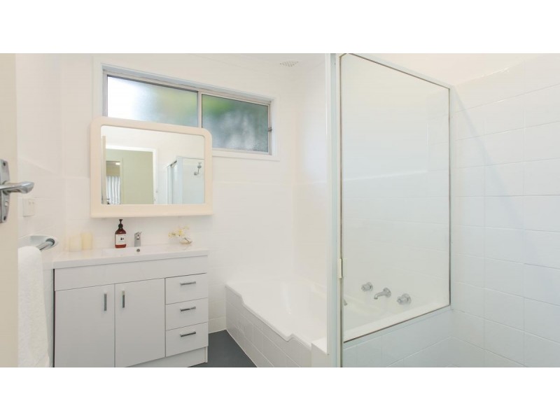 18 Lawson Road, Macquarie Hills NSW 2285