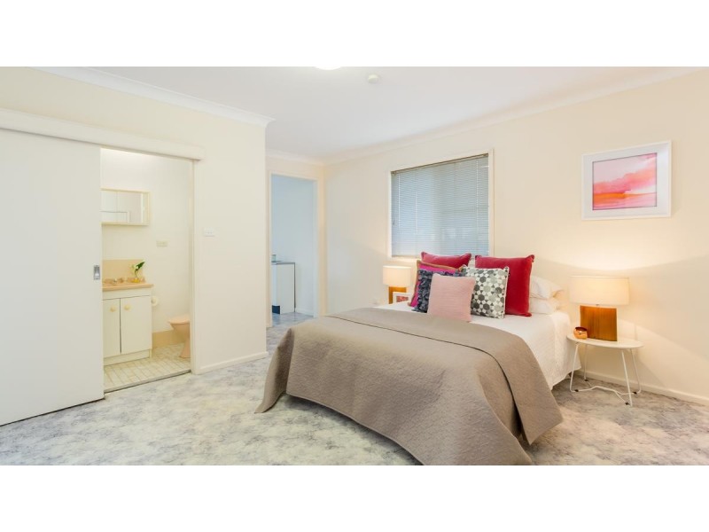 18 Lawson Road, Macquarie Hills NSW 2285