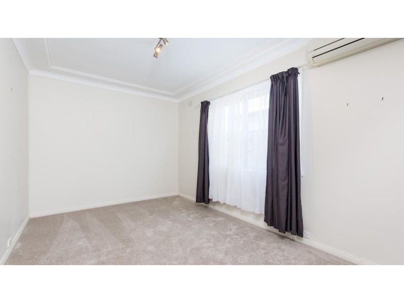 11 Macquarie Avenue, Gateshead NSW 2290