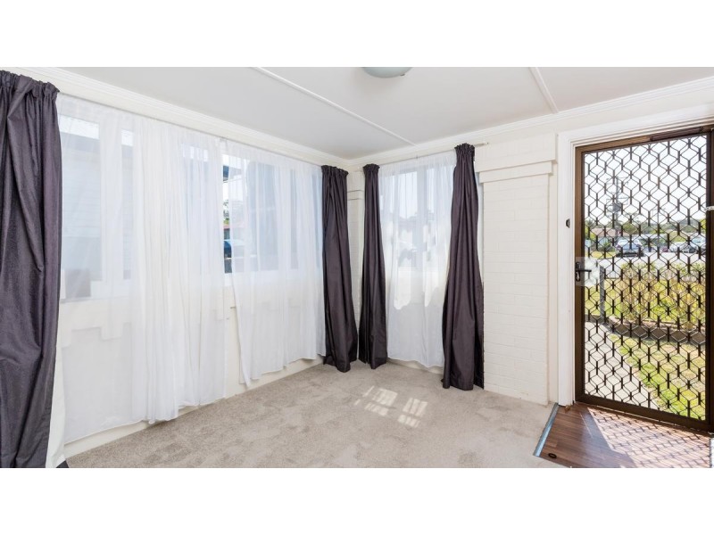 11 Macquarie Avenue, Gateshead NSW 2290