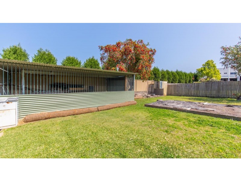 11 Macquarie Avenue, Gateshead NSW 2290