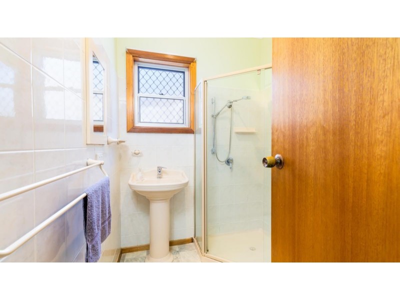 27 Queens Avenue, Cardiff NSW 2285