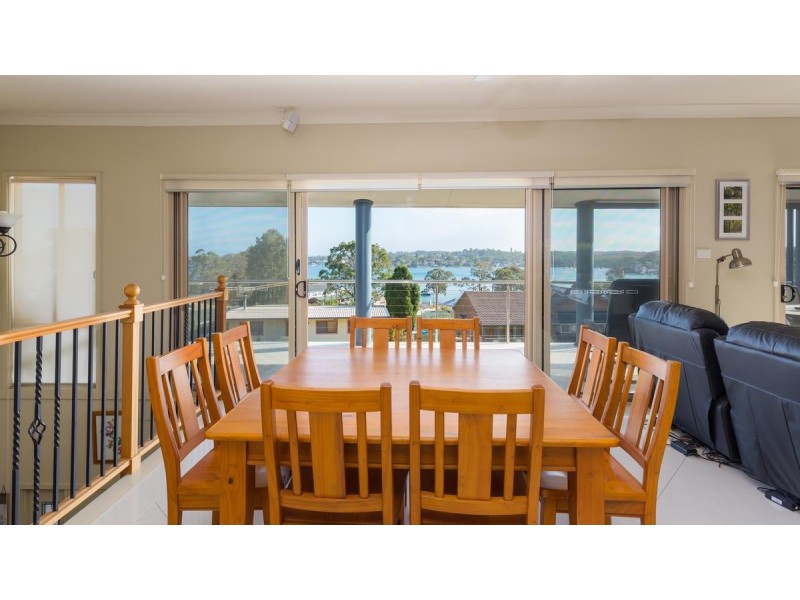 39 Alkrington Avenue, Fishing Point NSW 2283