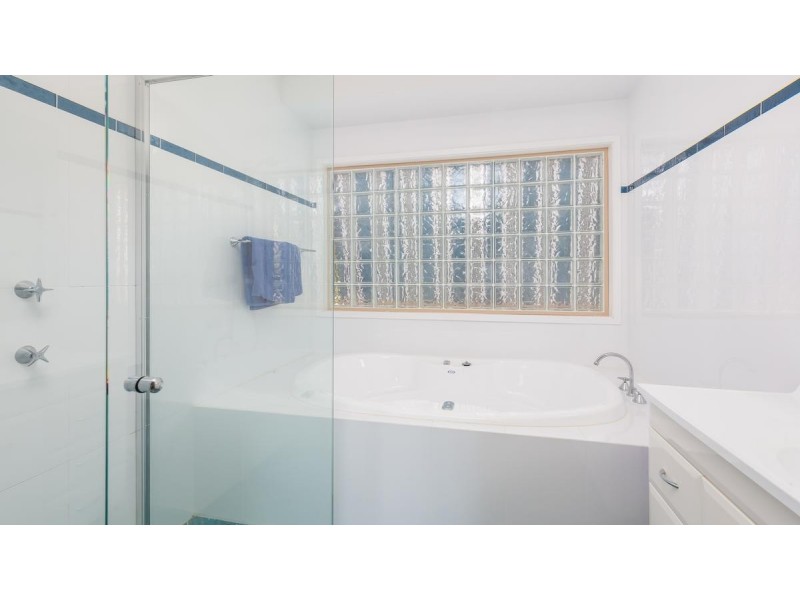 39 Alkrington Avenue, Fishing Point NSW 2283