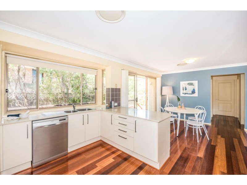 17 Guildford Grove, Cameron Park NSW 2285