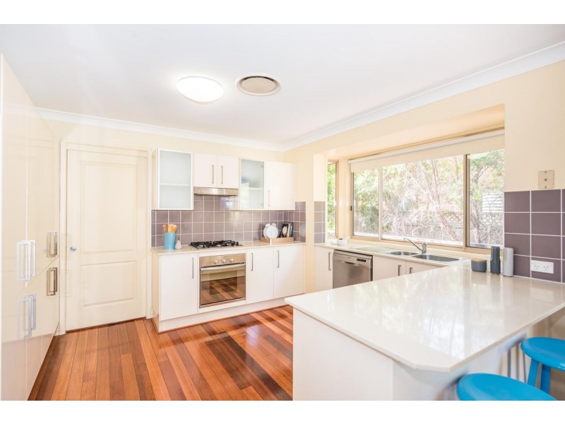 17 Guildford Grove, Cameron Park NSW 2285