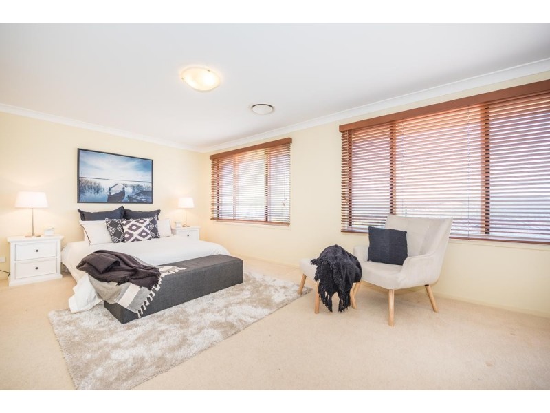 17 Guildford Grove, Cameron Park NSW 2285