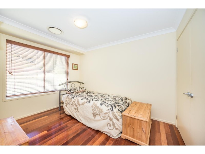 17 Guildford Grove, Cameron Park NSW 2285