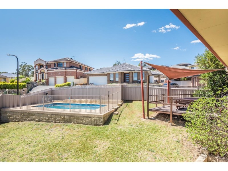 17 Guildford Grove, Cameron Park NSW 2285