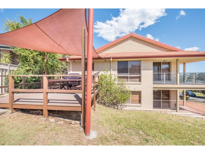 17 Guildford Grove, Cameron Park NSW 2285