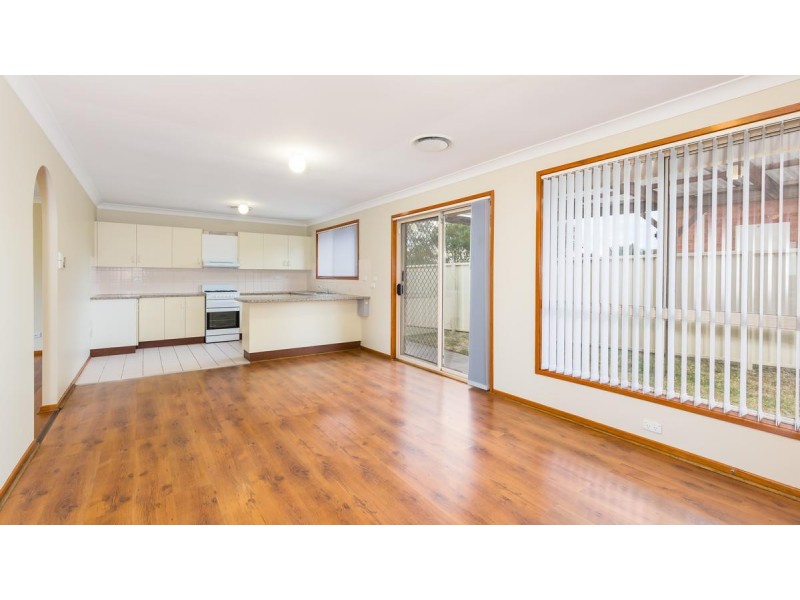 1 Roscrea Crescent, Mount Hutton NSW 2290