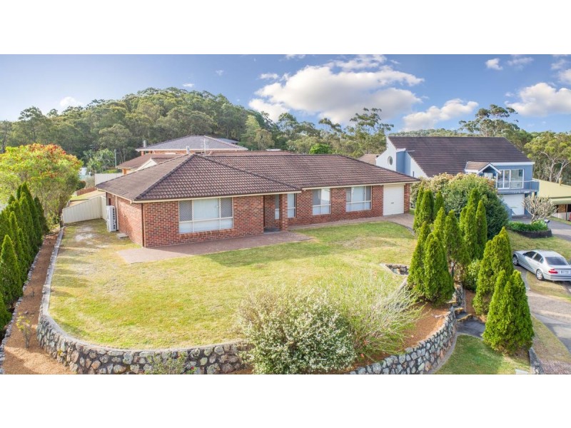 1 Roscrea Crescent, Mount Hutton NSW 2290