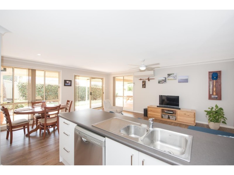 6 Morinda Court, Valentine NSW 2280