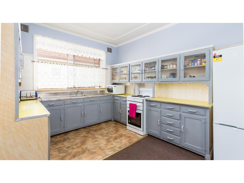 13 Marks Street, Belmont NSW 2280