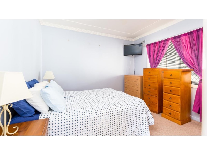 13 Marks Street, Belmont NSW 2280