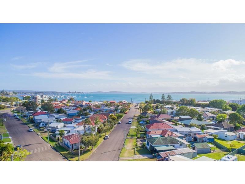 13 Marks Street, Belmont NSW 2280