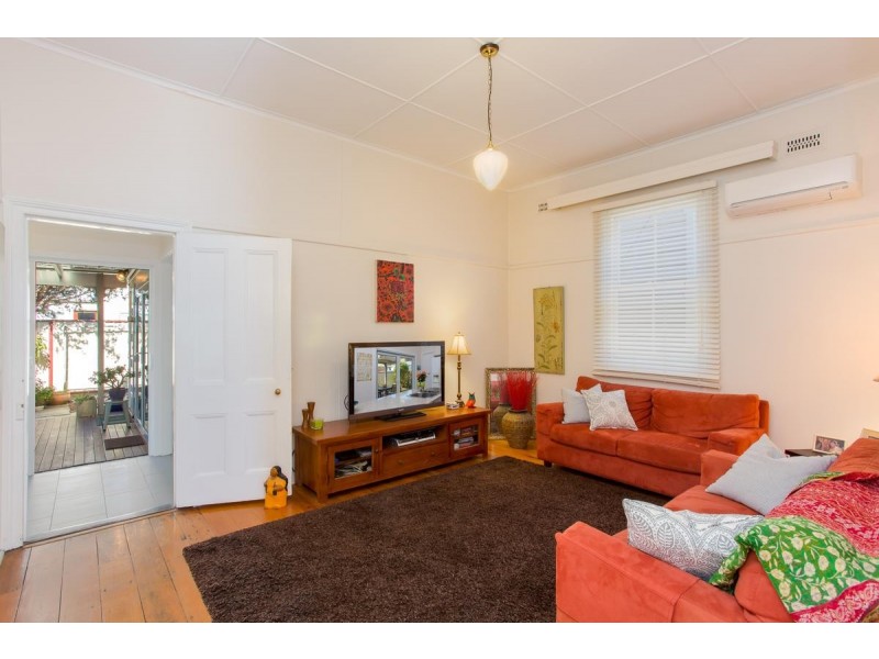 9 Gulliver Street, Hamilton NSW 2303