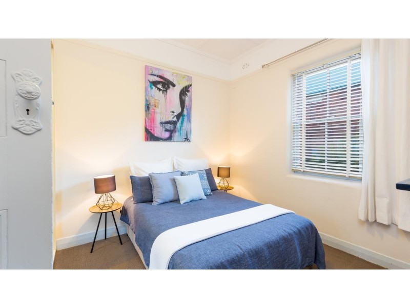 4 Thomas Street, Hamilton South NSW 2303