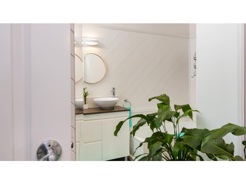 4 Thomas Street, Hamilton South NSW 2303