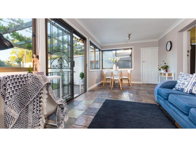 4 Thomas Street, Hamilton South NSW 2303