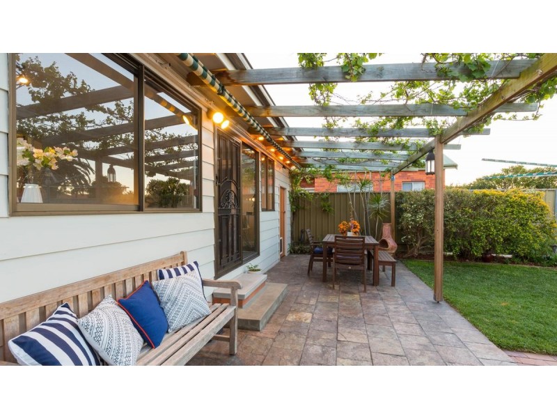 4 Thomas Street, Hamilton South NSW 2303