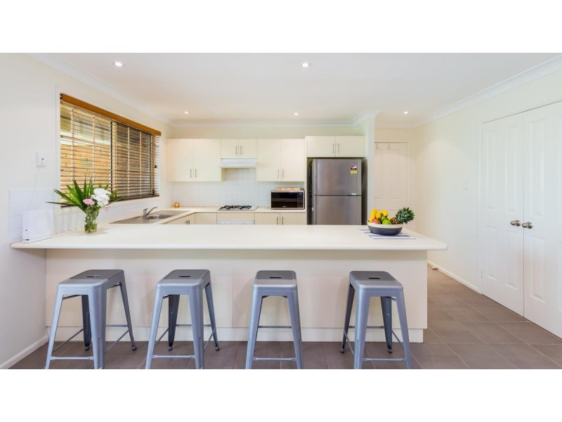 17 Hillview Crescent, Macquarie Hills NSW 2285