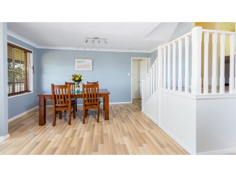 17 Hillview Crescent, Macquarie Hills NSW 2285